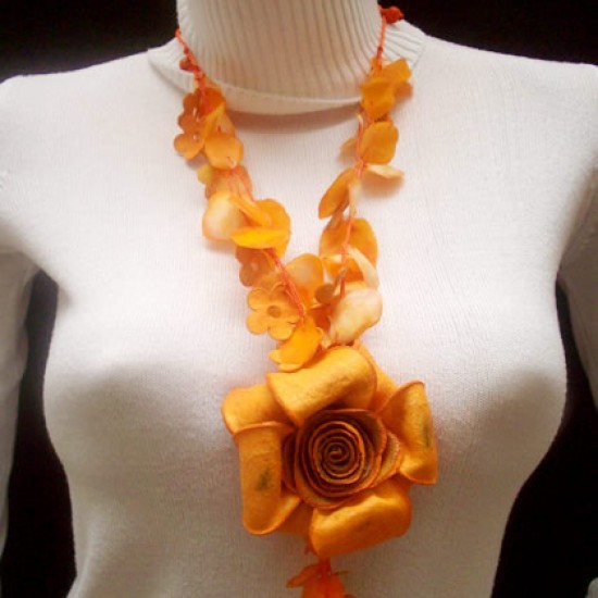 WHOLESALE ORANGE PEEL NECKLACE TYPE FLOWER VARIED COLORS