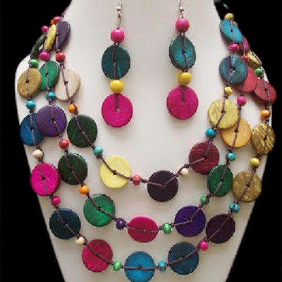 BRASILEAN COCONUT NECKLACES MULTICOLOR 